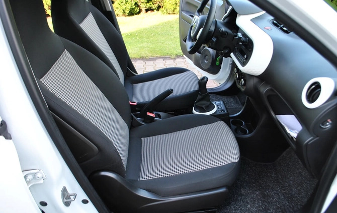 Renault Twingo cena 29555 przebieg: 43000, rok produkcji 2015 z Przedecz małe 781